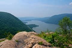 Bull Hill and the Hudson from Breakneck Ridge, looking south