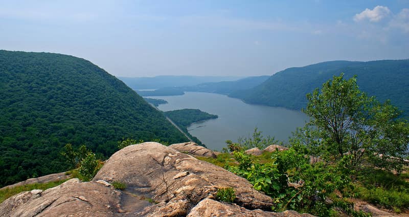 Bull Hill and the Hudson from Breakneck Ridge, looking south
